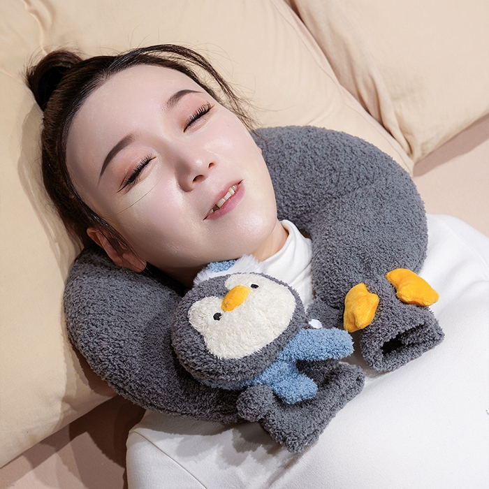 91家纺网 家纺一手货源 找家纺 （总）仟亿莱 2025新款ins企鹅u型颈枕热水袋