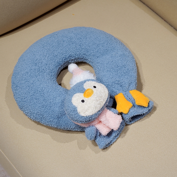 91家纺网 家纺一手货源 找家纺 （总）仟亿莱 2025新款ins企鹅u型颈枕热水袋