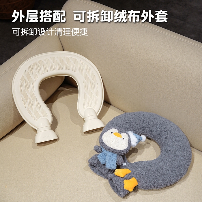 91家纺网 家纺一手货源 找家纺 仟亿莱 2025新款ins企鹅u型颈枕热水袋 U型灰色企鹅 35*33cm/个