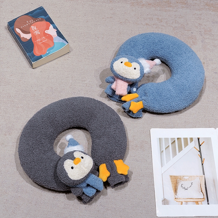 91家纺网 家纺一手货源 找家纺 仟亿莱 2025新款ins企鹅u型颈枕热水袋 U型蓝色企鹅 35*33cm/个