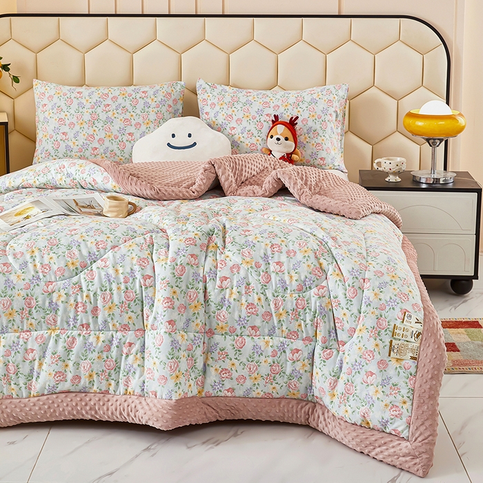 91家纺网 家纺一手货源 找家纺 蔻之羽 2026新款豆豆被夏被春秋被豆豆绒夏被空调被春秋被加厚冬被被子被芯春风里