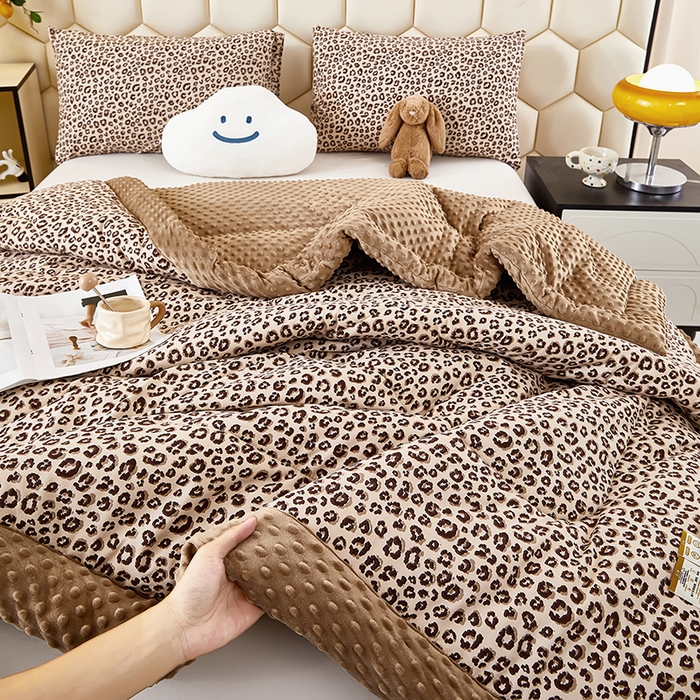 91家纺网 家纺一手货源 找家纺 蔻之羽 2026新款豆豆被夏被春秋被豆豆绒夏被空调被春秋被加厚冬被被子被芯豹纹-咖