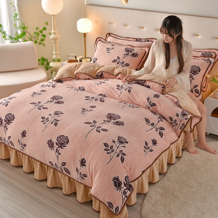 91家纺网 家纺一手货源 找家纺 佳一 2025新款高克重8-9斤 印花牛奶绒四件套 秋雅