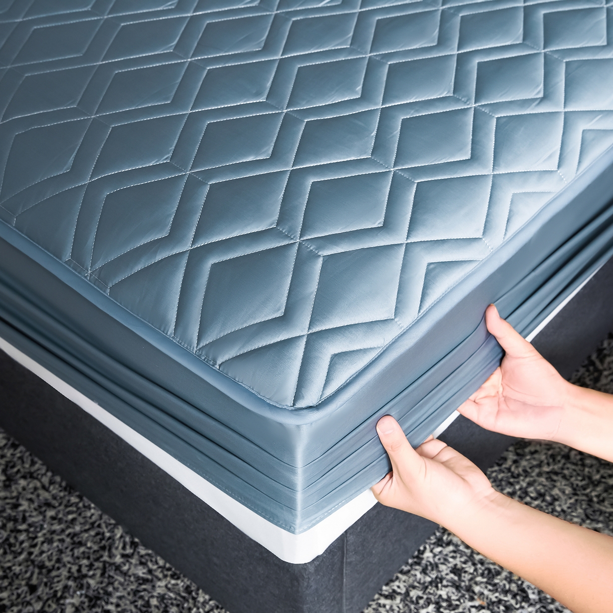 91家纺网 家纺一手货源 找家纺 （总）卡诗兰 2026新款60s全棉长绒棉纯色夹棉抗菌绗缝床笠系列单床笠床笠三件套