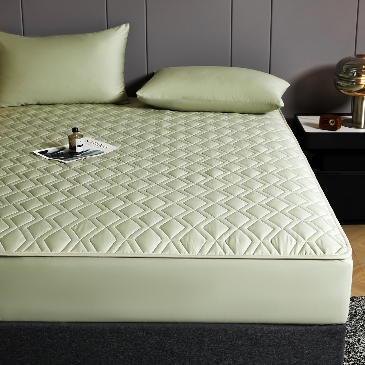 91家纺网 家纺一手货源 找家纺 卡诗兰 2026新款60s全棉长绒棉纯色夹棉抗菌绗缝床笠系列单床笠床笠三件套 柳染绿