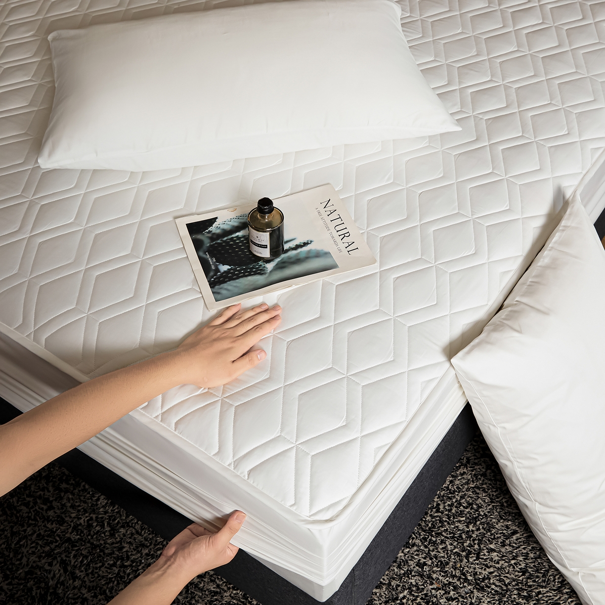 91家纺网 家纺一手货源 找家纺 卡诗兰 2026新款60s全棉长绒棉纯色夹棉抗菌绗缝床笠系列单床笠床笠三件套 棉花白