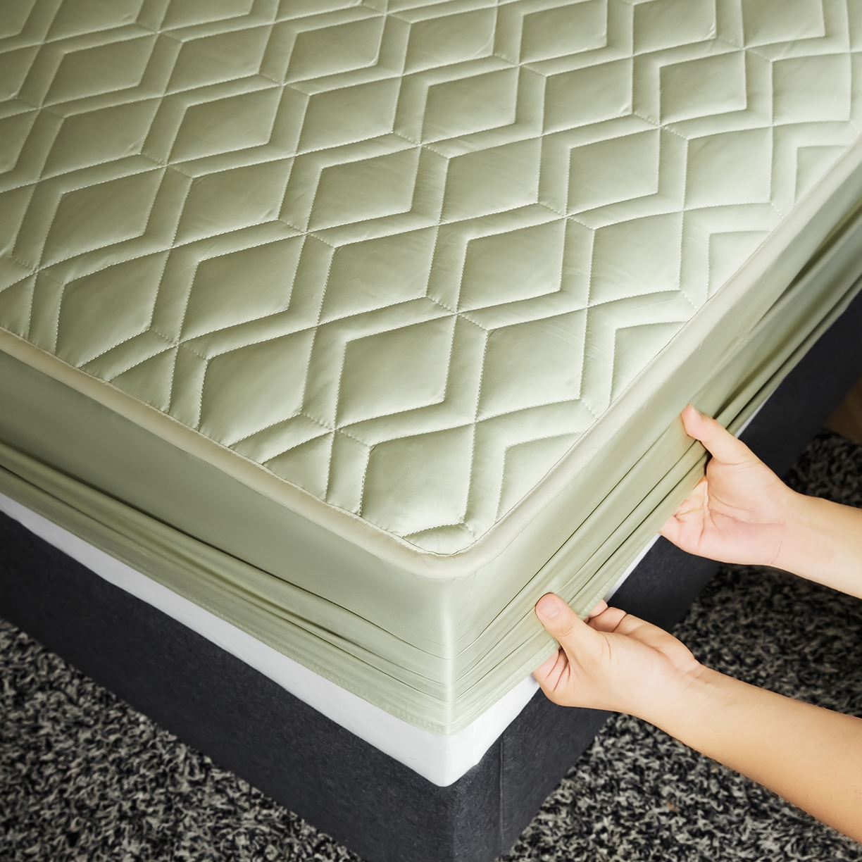 91家纺网 家纺一手货源 找家纺 卡诗兰 2026新款60s全棉长绒棉纯色夹棉抗菌绗缝床笠系列单床笠床笠三件套 柳染绿