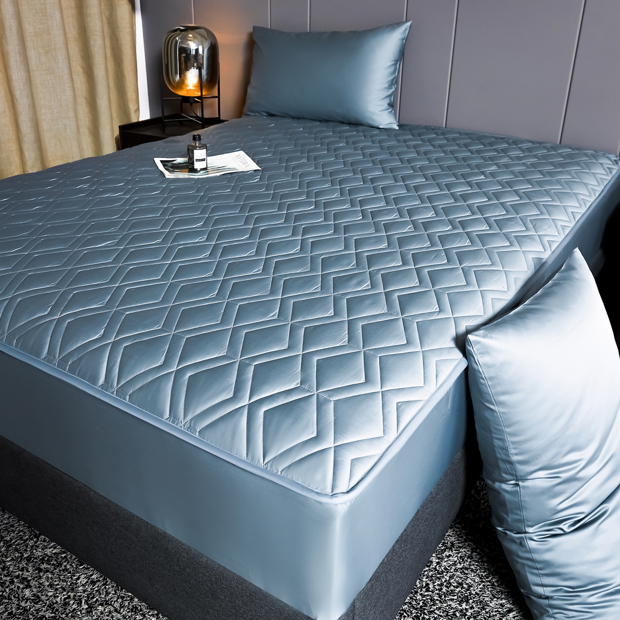 91家纺网 家纺一手货源 找家纺 卡诗兰 2026新款60s全棉长绒棉纯色夹棉抗菌绗缝床笠系列单床笠床笠三件套 景泰蓝