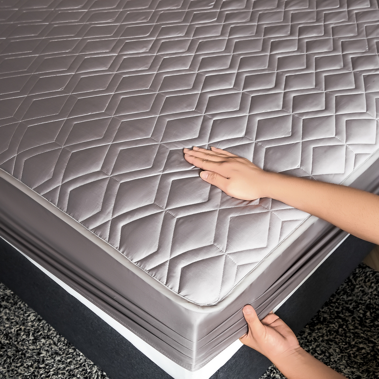 91家纺网 家纺一手货源 找家纺 卡诗兰 2026新款60s全棉长绒棉纯色夹棉抗菌绗缝床笠系列单床笠床笠三件套 香芋紫