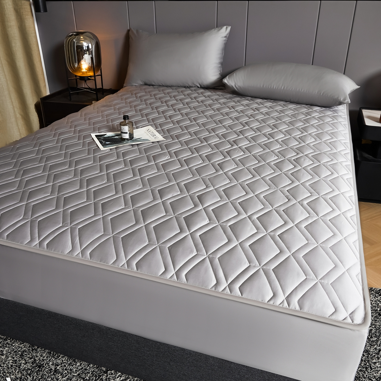 91家纺网 家纺一手货源 找家纺 卡诗兰 2026新款60s全棉长绒棉纯色夹棉抗菌绗缝床笠系列单床笠床笠三件套 雅士灰