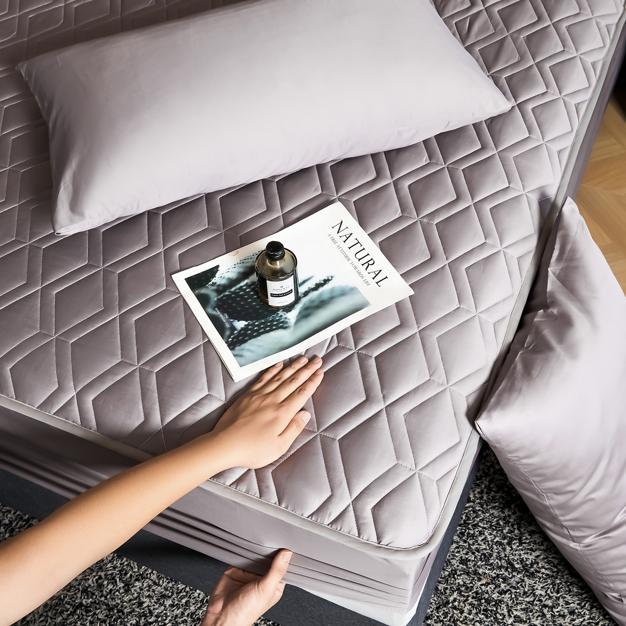 91家纺网 家纺一手货源 找家纺 卡诗兰 2026新款60s全棉长绒棉纯色夹棉抗菌绗缝床笠系列单床笠床笠三件套 香芋紫