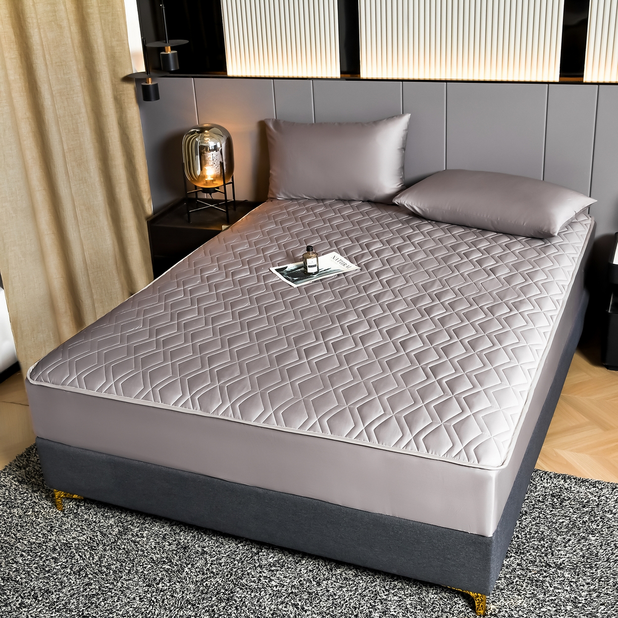 91家纺网 家纺一手货源 找家纺 卡诗兰 2026新款60s全棉长绒棉纯色夹棉抗菌绗缝床笠系列单床笠床笠三件套 香芋紫