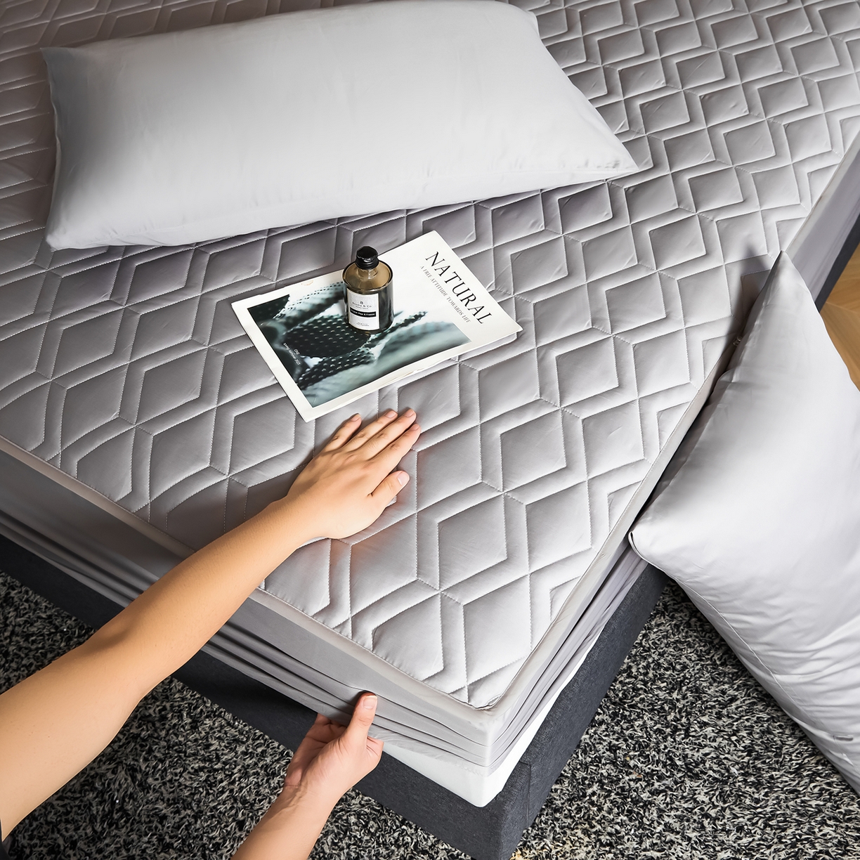 91家纺网 家纺一手货源 找家纺 卡诗兰 2026新款60s全棉长绒棉纯色夹棉抗菌绗缝床笠系列单床笠床笠三件套 雅士灰