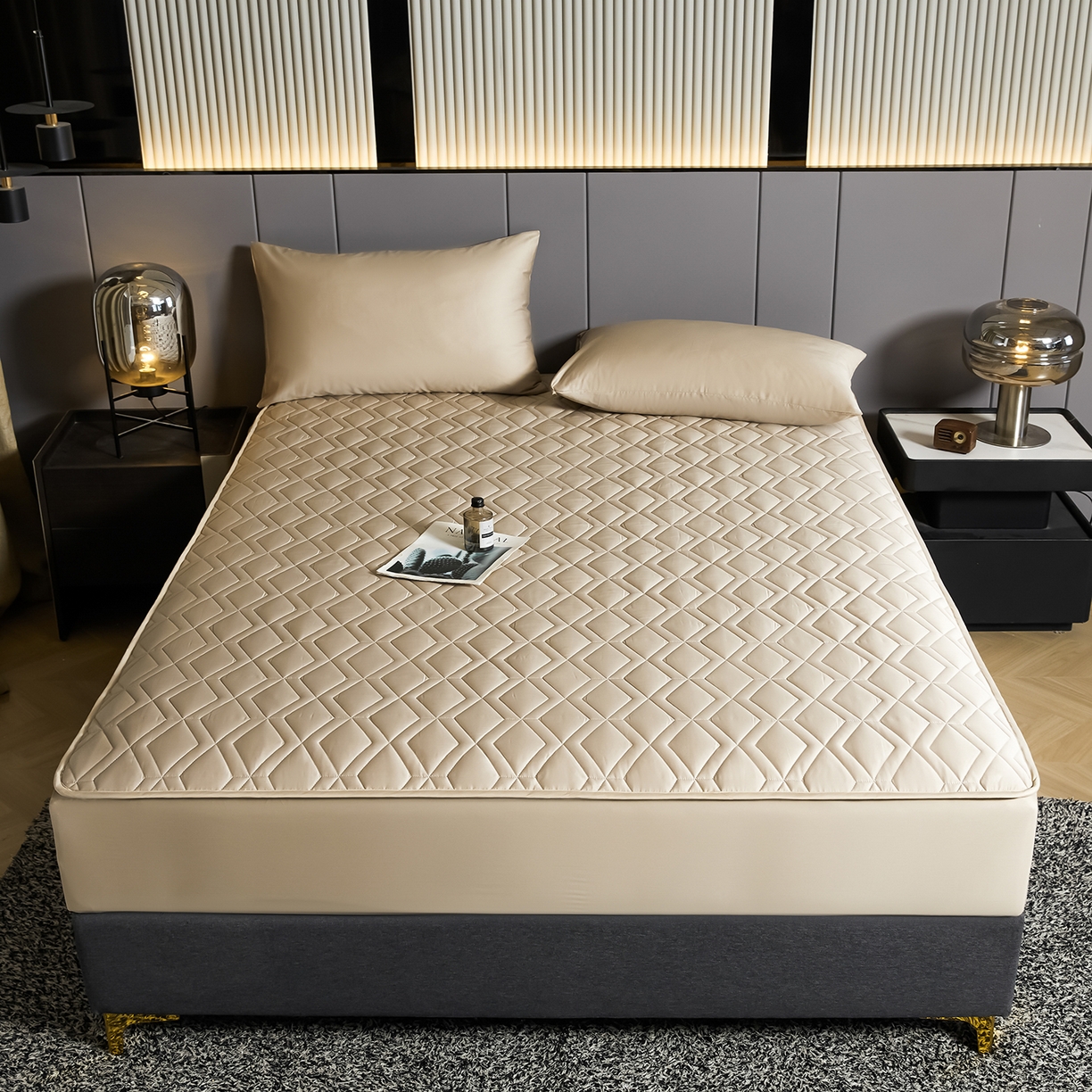 91家纺网 家纺一手货源 找家纺 卡诗兰 2026新款60s全棉长绒棉纯色夹棉抗菌绗缝床笠系列单床笠床笠三件套 郁香金