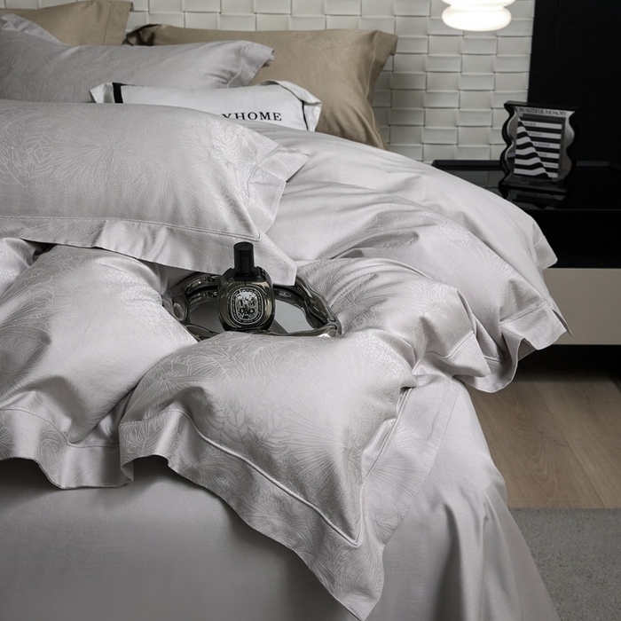 91家纺网 家纺一手货源 找家纺 淳绵家居 2025新款50*50S长绒棉提花A类纯棉四件套-洛奇 洛奇高级灰