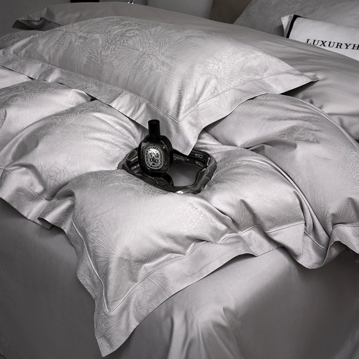 91家纺网 家纺一手货源 找家纺 淳绵家居 2025新款50*50S长绒棉提花A类纯棉四件套-洛奇 洛奇高级灰