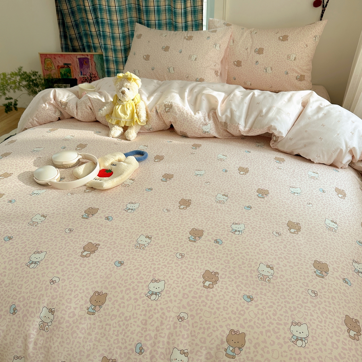 91家纺网 家纺一手货源 找家纺 瑞莱 2026春季新款全棉纯棉印花小清新萌趣系列四件套 KT猫