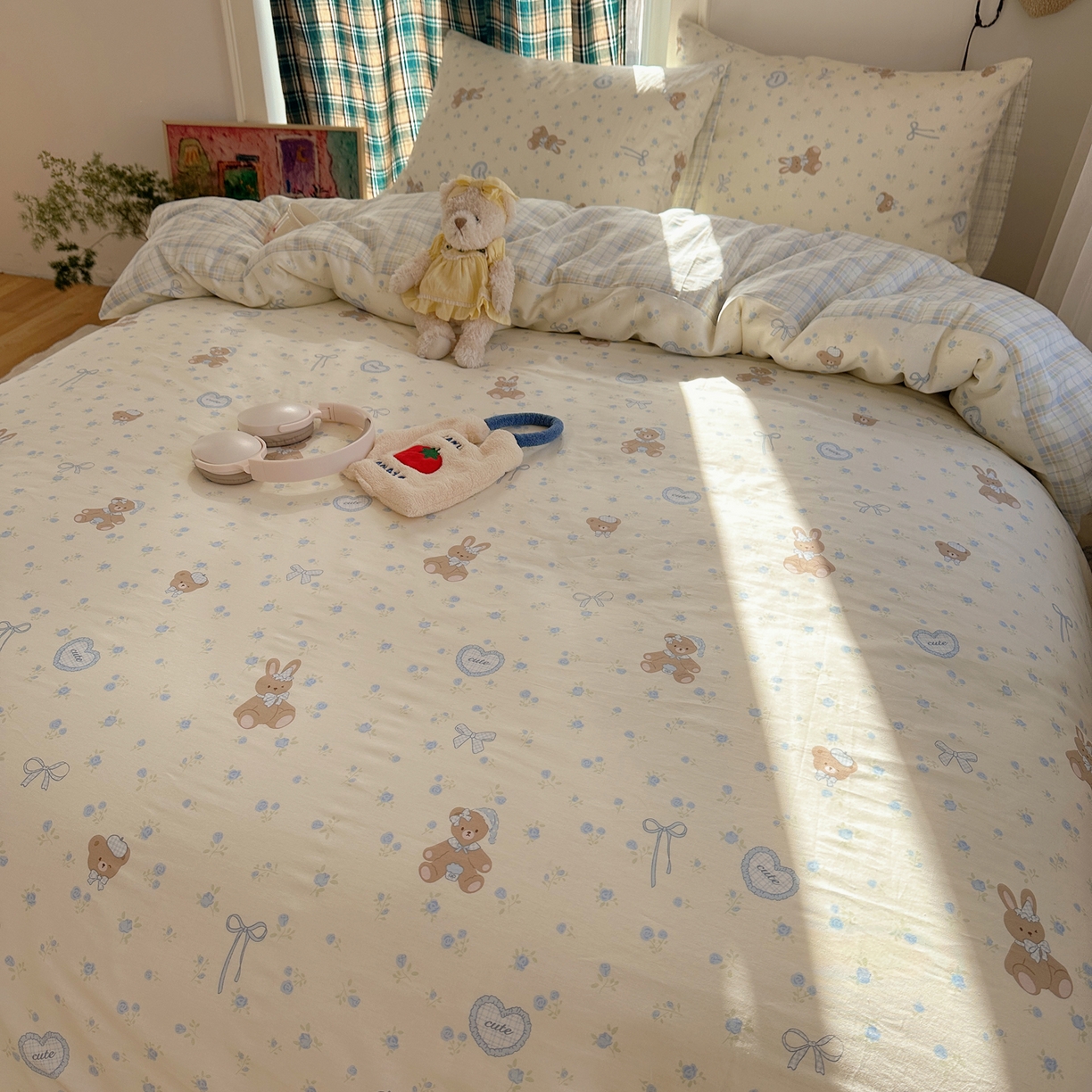 91家纺网 家纺一手货源 找家纺 瑞莱 2026春季新款全棉纯棉印花小清新萌趣系列四件套 蓝花兔