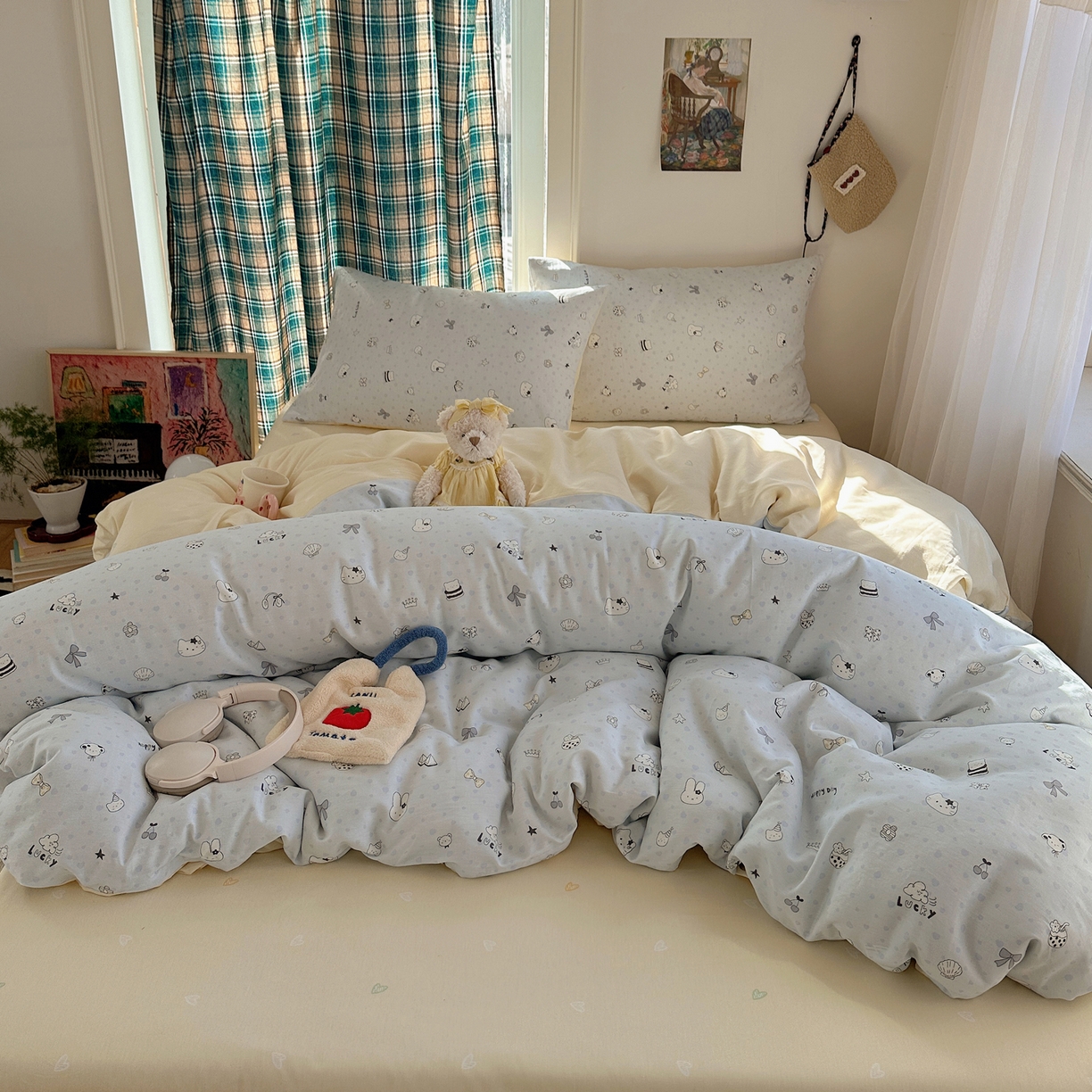 91家纺网 家纺一手货源 找家纺 瑞莱 2026春季新款全棉纯棉印花小清新萌趣系列四件套 路灯影院