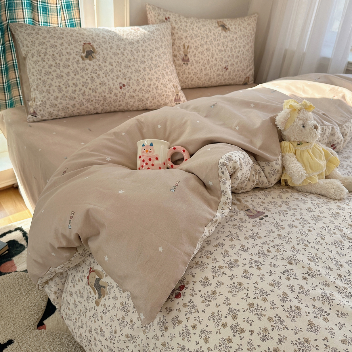 91家纺网 家纺一手货源 找家纺 瑞莱 2026春季新款全棉纯棉印花小清新萌趣系列四件套 帕丁顿兔兔