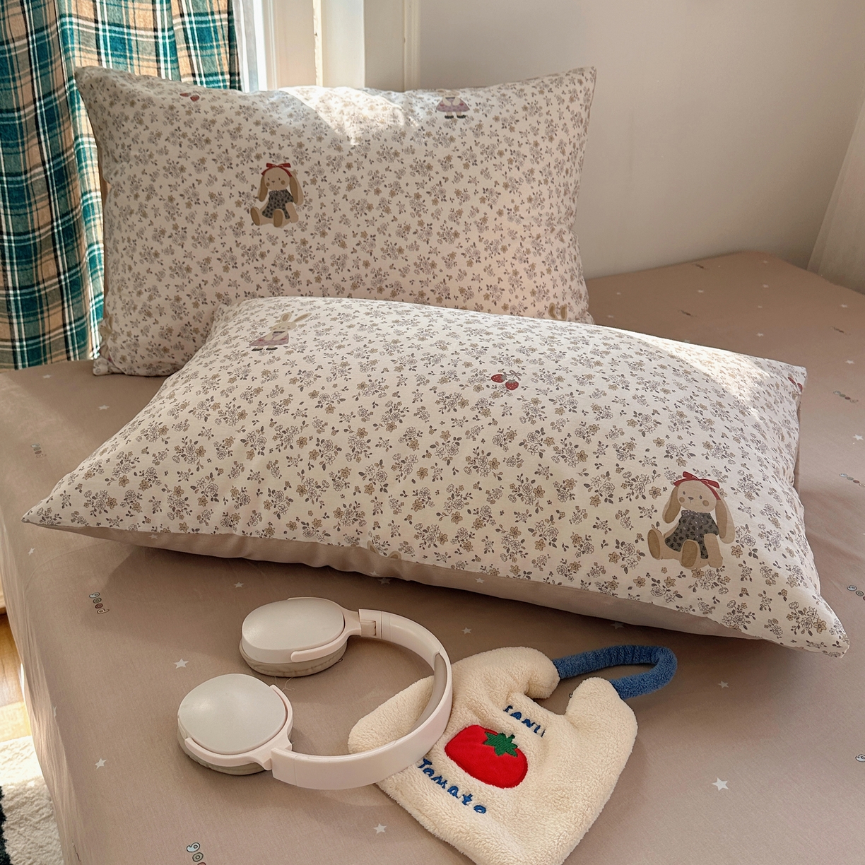 91家纺网 家纺一手货源 找家纺 瑞莱 2026春季新款全棉纯棉印花小清新萌趣系列四件套 帕丁顿兔兔