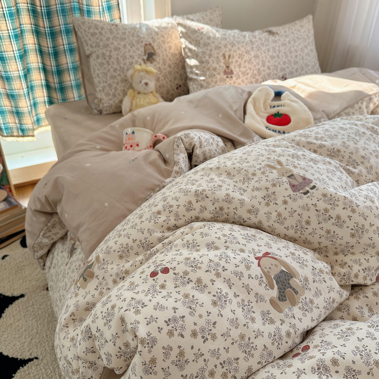 91家纺网 家纺一手货源 找家纺 瑞莱 2026春季新款全棉纯棉印花小清新萌趣系列四件套 帕丁顿兔兔