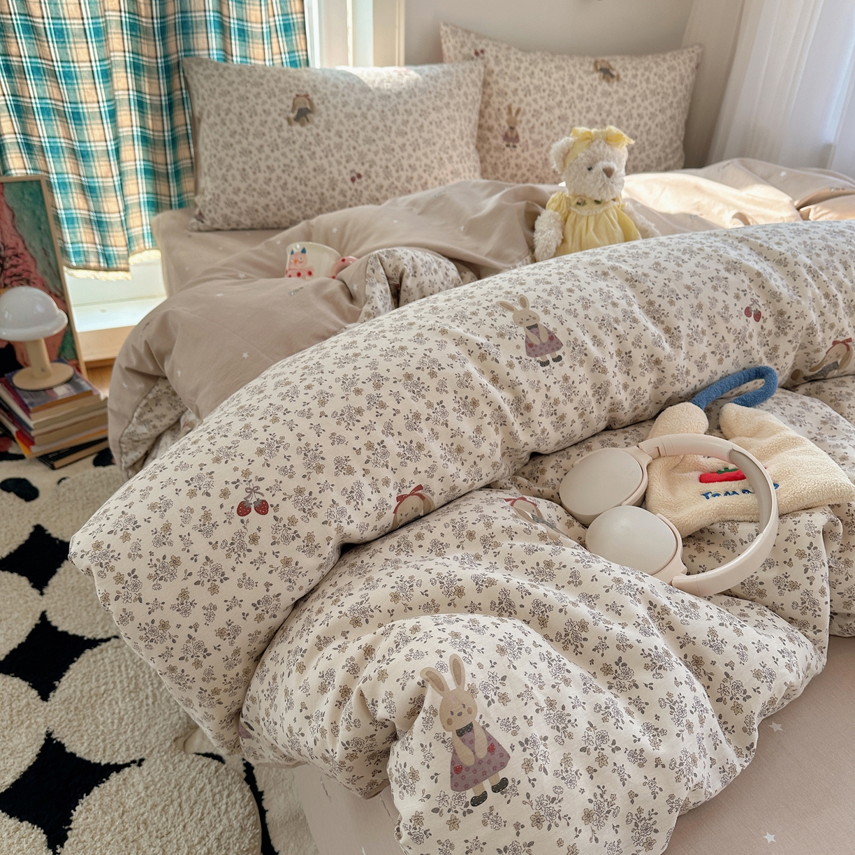 91家纺网 家纺一手货源 找家纺 瑞莱 2026春季新款全棉纯棉印花小清新萌趣系列四件套 帕丁顿兔兔