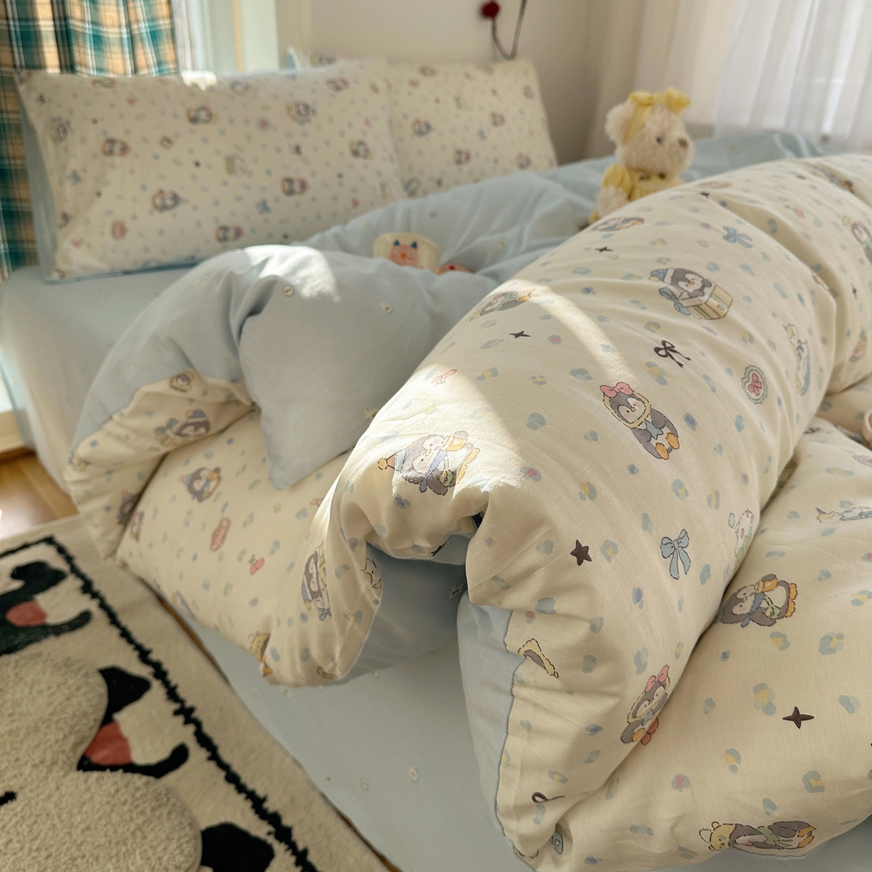 91家纺网 家纺一手货源 找家纺 瑞莱 2026春季新款全棉纯棉印花小清新萌趣系列四件套 企鹅家族