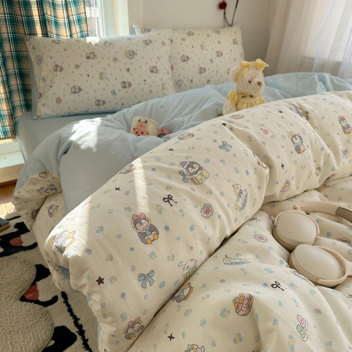 91家纺网 家纺一手货源 找家纺 瑞莱 2026春季新款全棉纯棉印花小清新萌趣系列四件套 企鹅家族