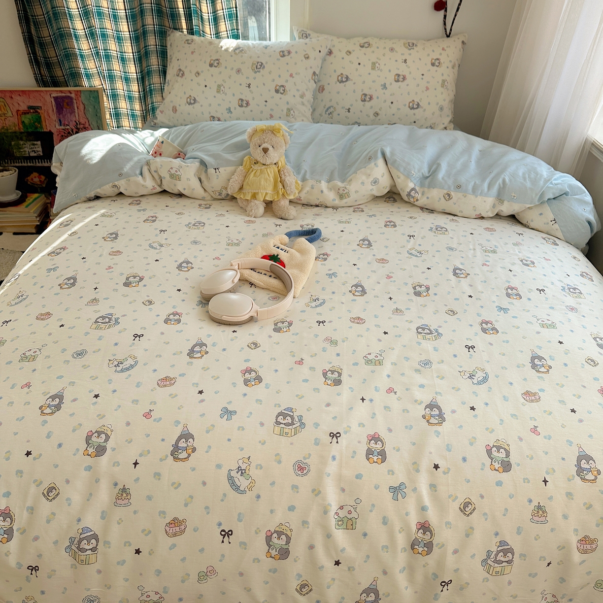 91家纺网 家纺一手货源 找家纺 瑞莱 2026春季新款全棉纯棉印花小清新萌趣系列四件套 企鹅家族