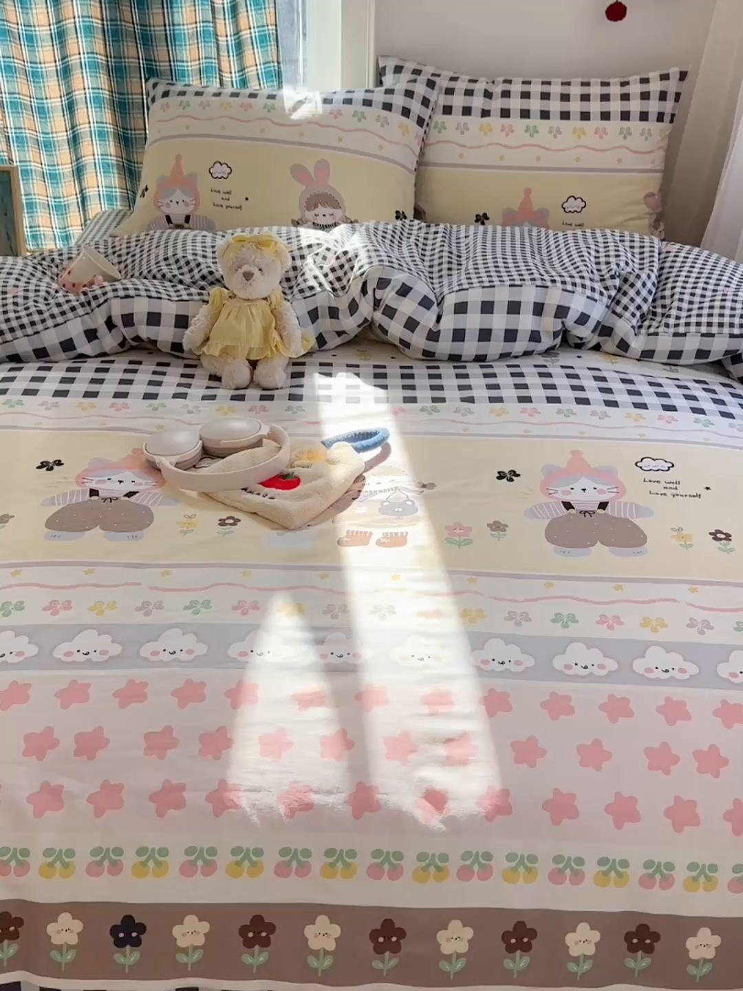 91家纺网 家纺一手货源 找家纺 瑞莱 2026春季新款全棉纯棉印花小清新萌趣系列四件套 甜梦日记