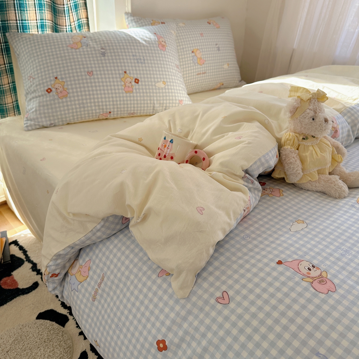 91家纺网 家纺一手货源 找家纺 瑞莱 2026春季新款全棉纯棉印花小清新萌趣系列四件套 甜梦小精灵