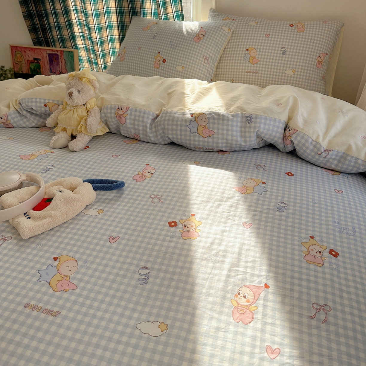 91家纺网 家纺一手货源 找家纺 瑞莱 2026春季新款全棉纯棉印花小清新萌趣系列四件套 甜梦小精灵