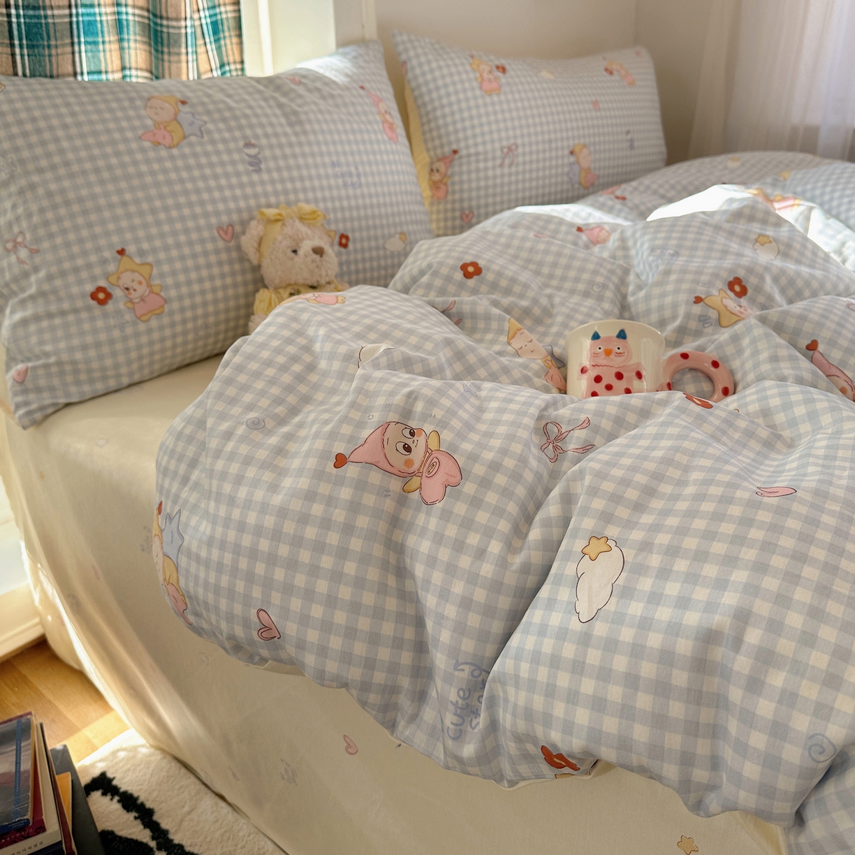 91家纺网 家纺一手货源 找家纺 瑞莱 2026春季新款全棉纯棉印花小清新萌趣系列四件套 甜梦小精灵