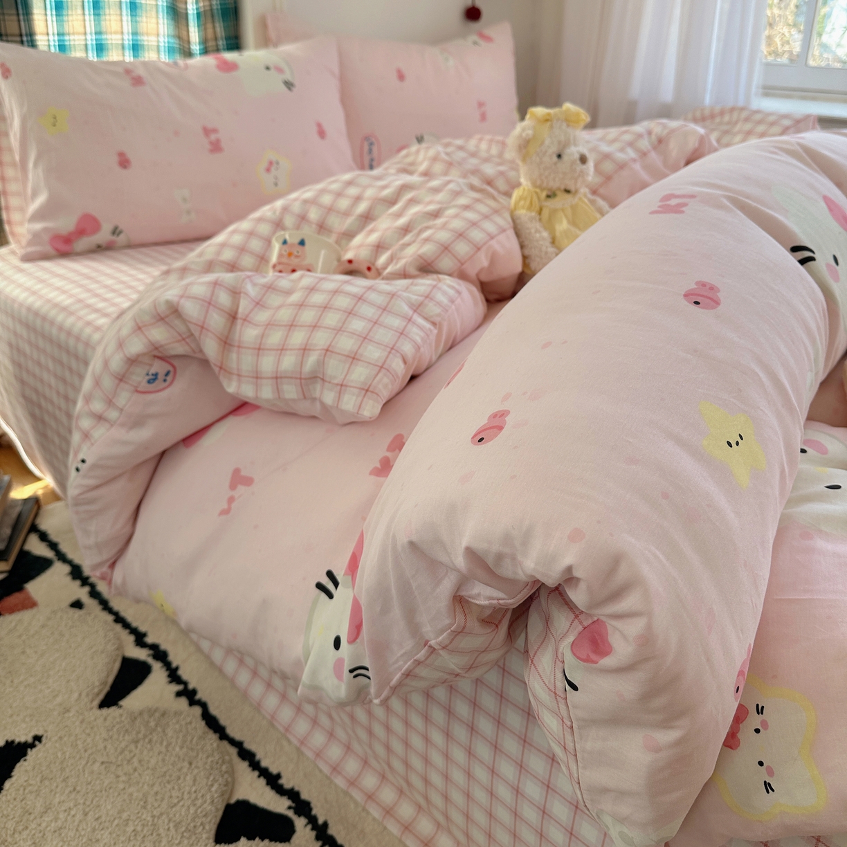 91家纺网 家纺一手货源 找家纺 瑞莱 2026春季新款全棉纯棉印花小清新萌趣系列四件套 甜心KT