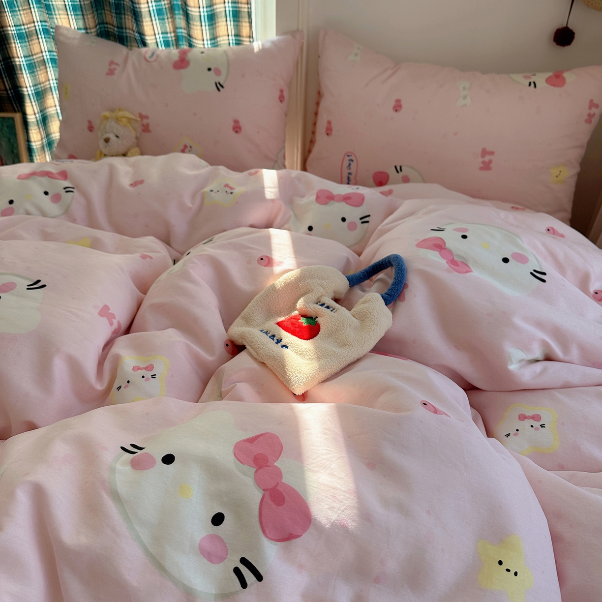 91家纺网 家纺一手货源 找家纺 瑞莱 2026春季新款全棉纯棉印花小清新萌趣系列四件套 甜心KT