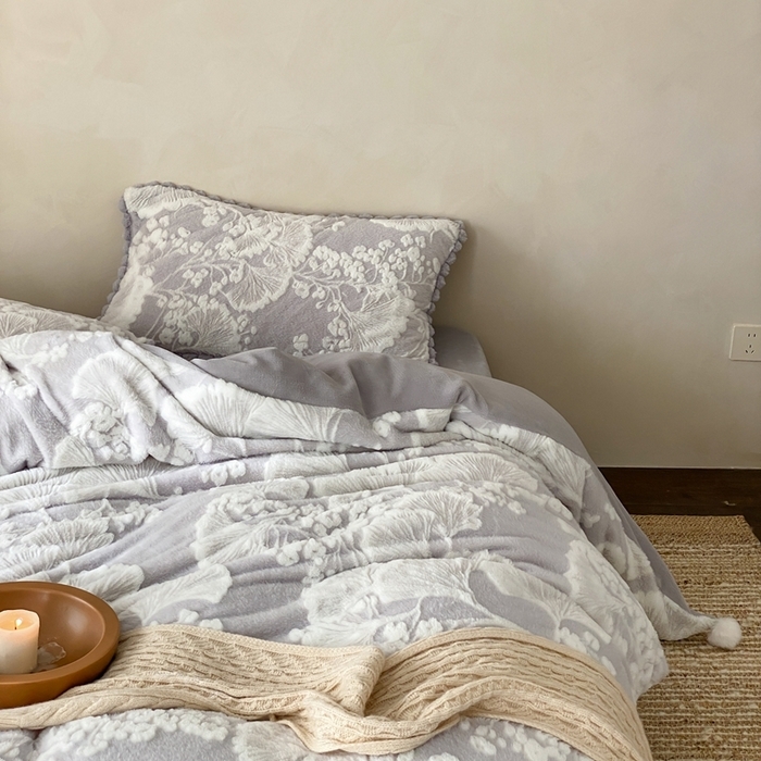 91家纺网 家纺一手货源 找家纺 （总）玉宇阁家居 2025新款亲肤舒适兔毛雕花绒提花雕花牛奶绒四件套-雪国来信 控价：238/318/338/328/328/338（券后控价）