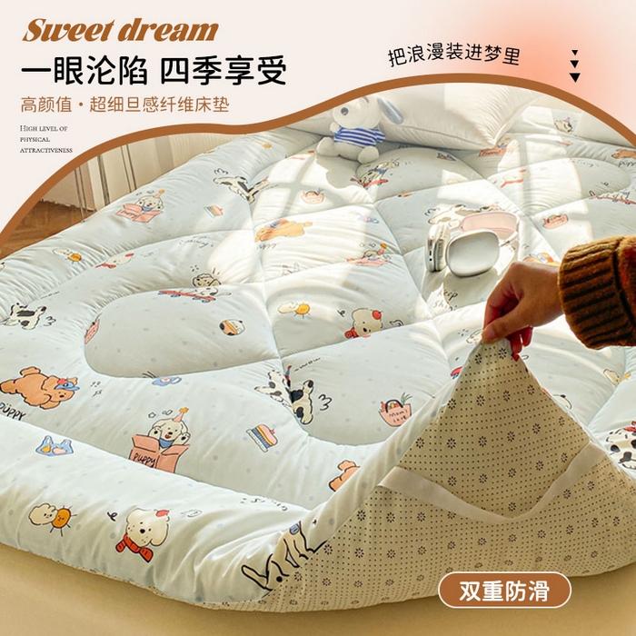 91家纺网 家纺一手货源 找家纺 缦卡琳家纺 2025新款水洗棉纤维羽丝棉床垫 萌宠乐园