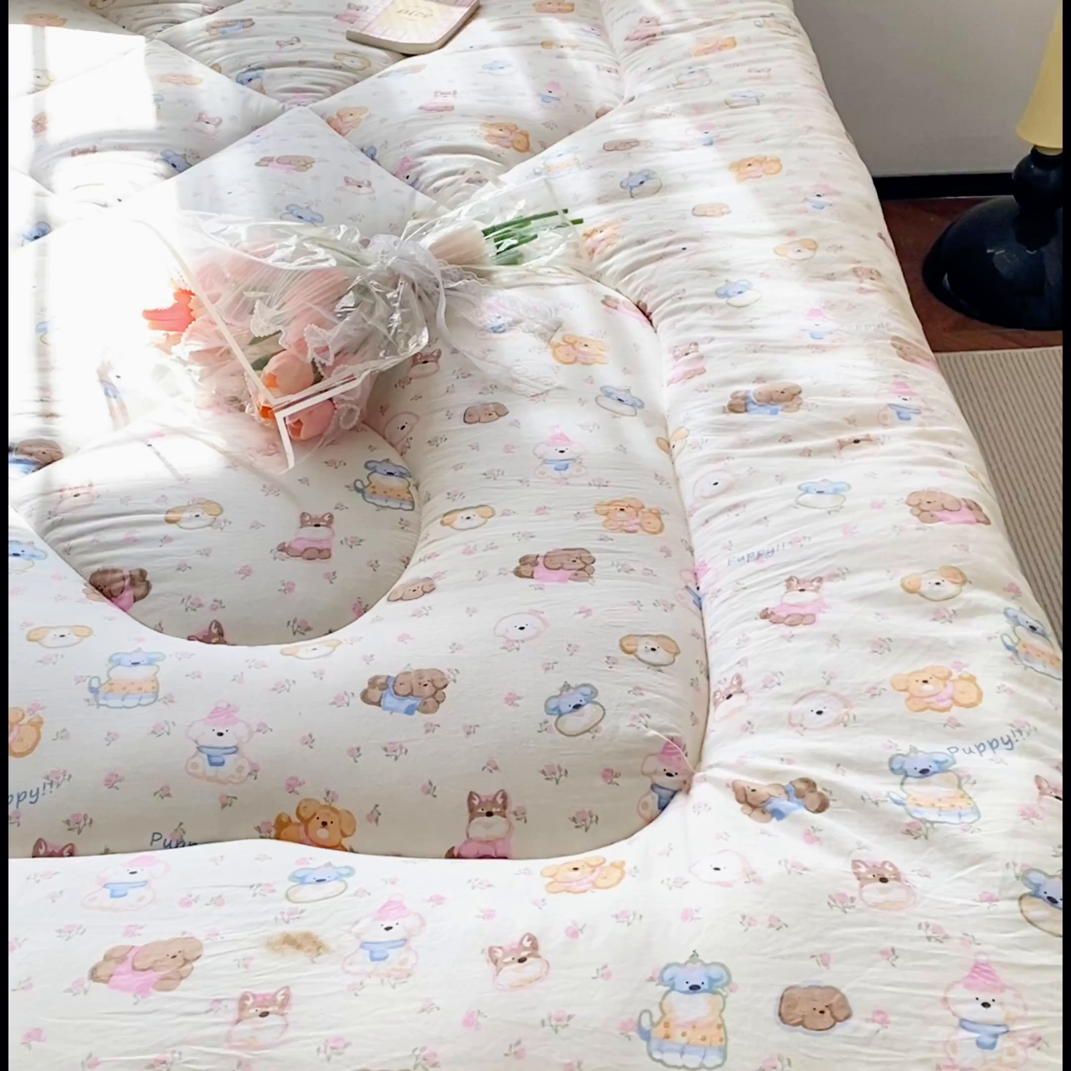 91家纺网 家纺一手货源 找家纺 缦卡琳家纺 2025新款水洗棉纤维羽丝棉床垫 快乐宝贝