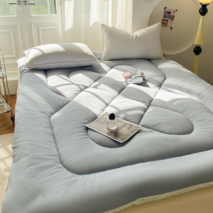 91家纺网 家纺一手货源 找家纺 缦卡琳家纺 2025新款水洗棉纤维羽丝棉床垫 高级灰