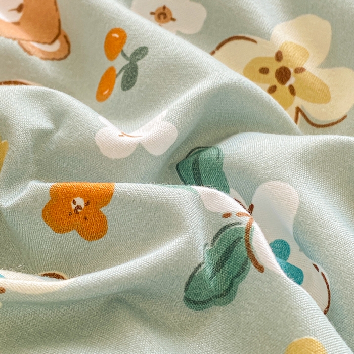 91家纺网 家纺一手货源 找家纺 缦卡琳家纺 2025新款水洗棉纤维羽丝棉床垫 花丛小熊