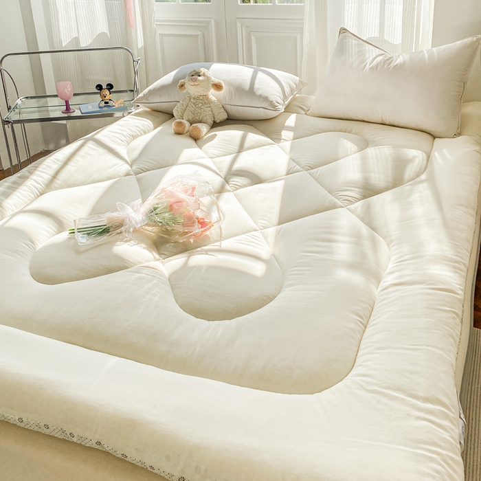 91家纺网 家纺一手货源 找家纺 缦卡琳家纺 2025新款水洗棉纤维羽丝棉床垫 经典白色