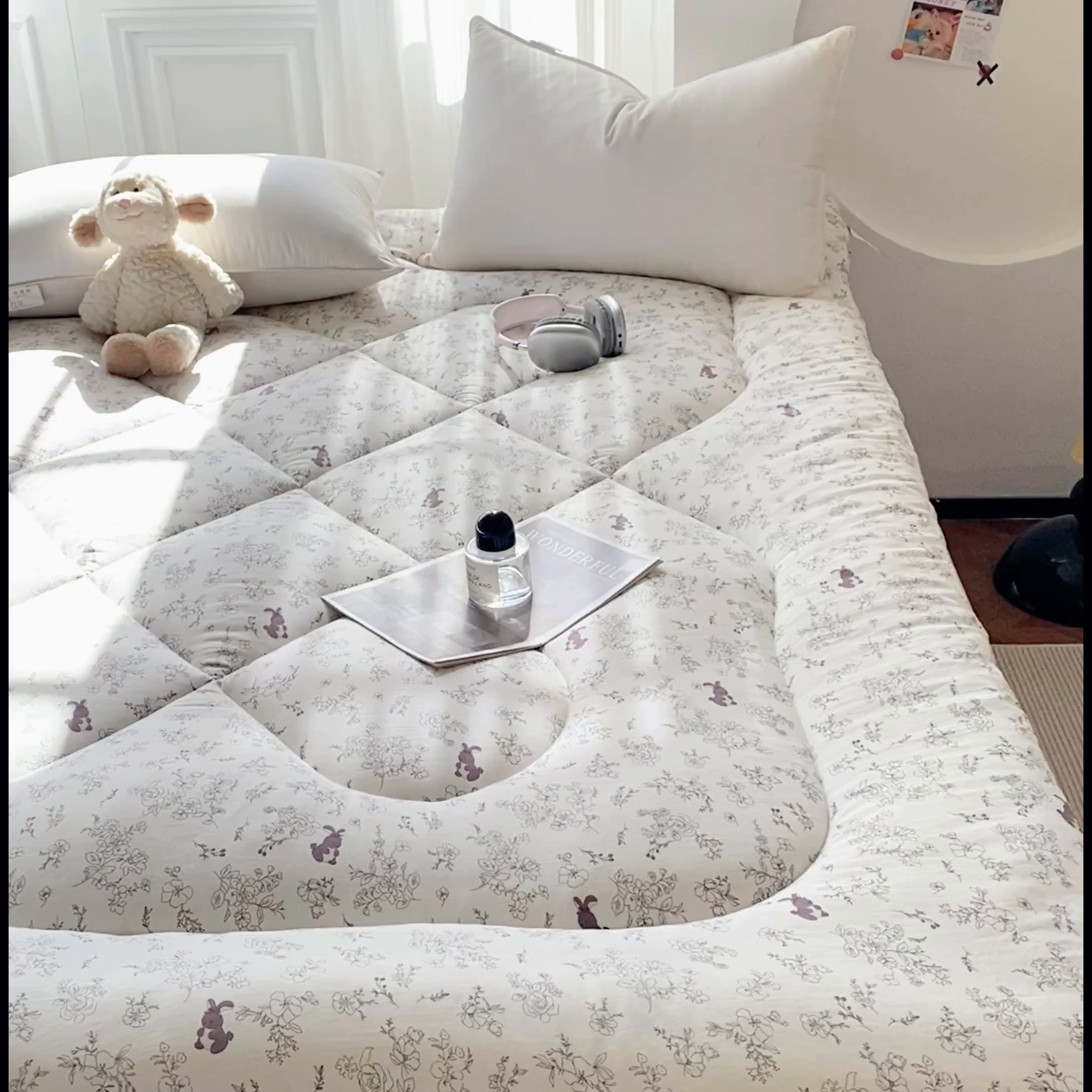 91家纺网 家纺一手货源 找家纺 缦卡琳家纺 2025新款水洗棉纤维羽丝棉床垫 漫调时光