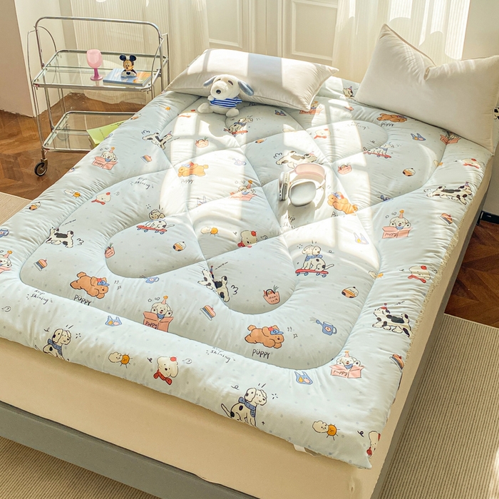 91家纺网 家纺一手货源 找家纺 缦卡琳家纺 2025新款水洗棉纤维羽丝棉床垫 萌宠乐园