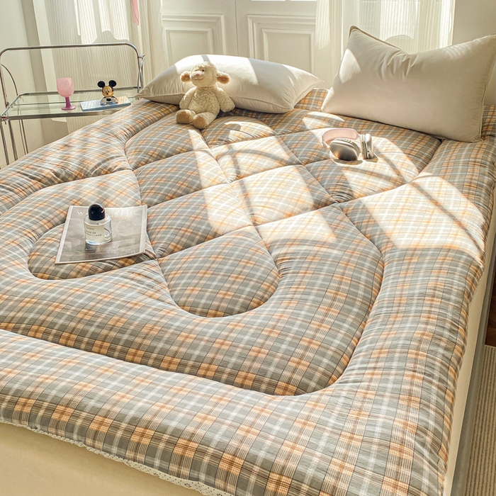 91家纺网 家纺一手货源 找家纺 缦卡琳家纺 2025新款水洗棉纤维羽丝棉床垫 欧拉格