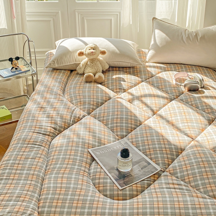 91家纺网 家纺一手货源 找家纺 缦卡琳家纺 2025新款水洗棉纤维羽丝棉床垫 欧拉格