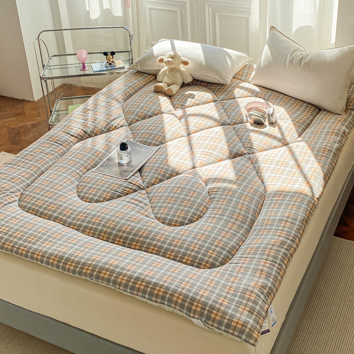 91家纺网 家纺一手货源 找家纺 缦卡琳家纺 2025新款水洗棉纤维羽丝棉床垫 欧拉格