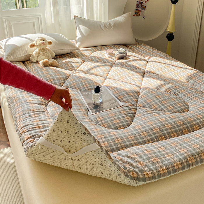 91家纺网 家纺一手货源 找家纺 缦卡琳家纺 2025新款水洗棉纤维羽丝棉床垫 欧拉格