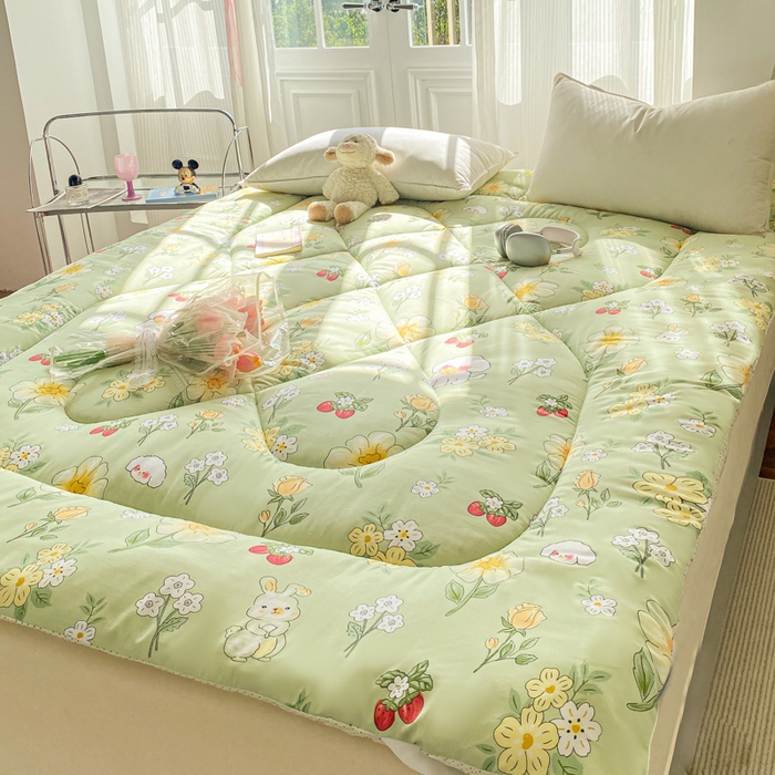 91家纺网 家纺一手货源 找家纺 缦卡琳家纺 2025新款水洗棉纤维羽丝棉床垫 樱桃之恋