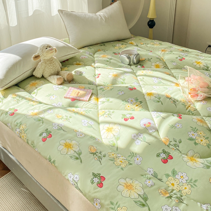 91家纺网 家纺一手货源 找家纺 缦卡琳家纺 2025新款水洗棉纤维羽丝棉床垫 樱桃之恋